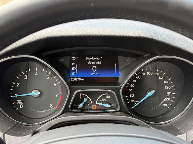 Ford focus wagon 1.5 st-line | sr-657-d i - afbeelding 31 van  33