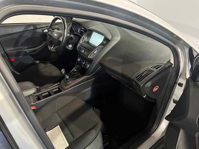 Ford focus wagon 1.5 titanium edition, zj-198-f - afbeelding 18 van  20