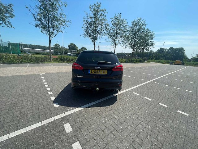 Ford focus wagon 1.5 titanium st line | l-068-bt i - afbeelding 3 van  6