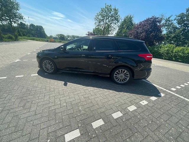 Ford focus wagon 1.5 titanium st line | l-068-bt i - afbeelding 1 van  13