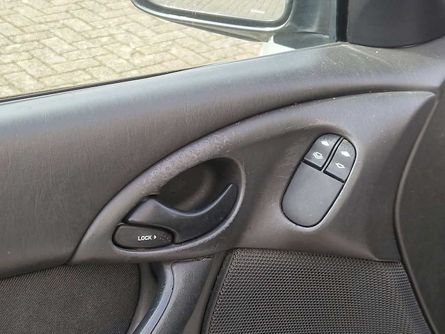 Ford focus wagon 1.6-16v cool edition 2003 | 97-lj-kt - afbeelding 11 van  14
