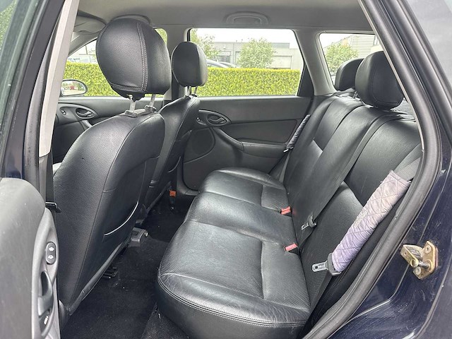 Ford focus wagon 1.6-16v futura 2004 | 04-pp-kh - afbeelding 13 van  23