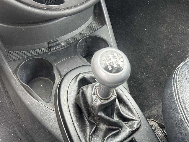 Ford focus wagon 1.6-16v futura 2004 | 04-pp-kh - afbeelding 13 van  23