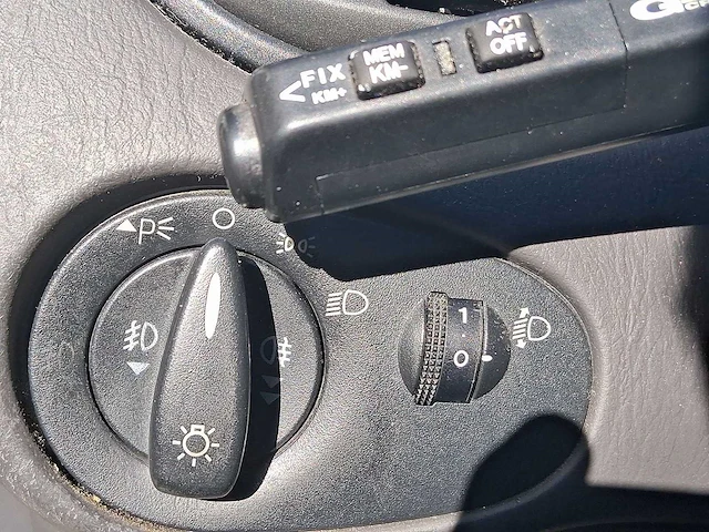 Ford focus wagon 1.6-16v futura 2004 | 17-pf-rl - afbeelding 15 van  24