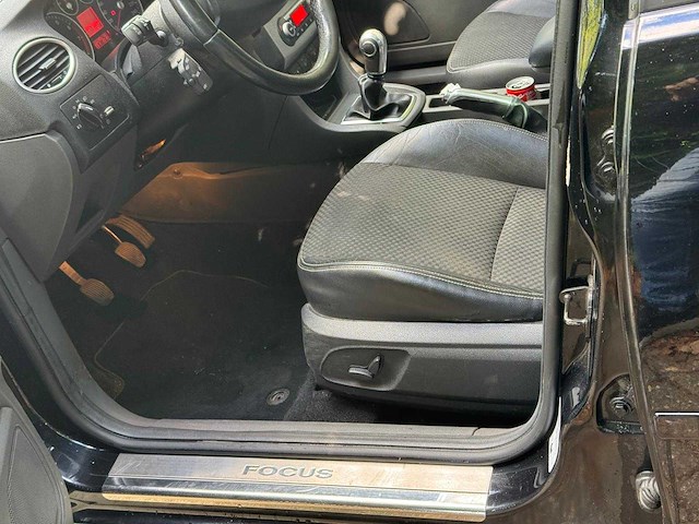 Ford focus wagon 1.6-16v titanium 06-xn-zt - afbeelding 14 van  14