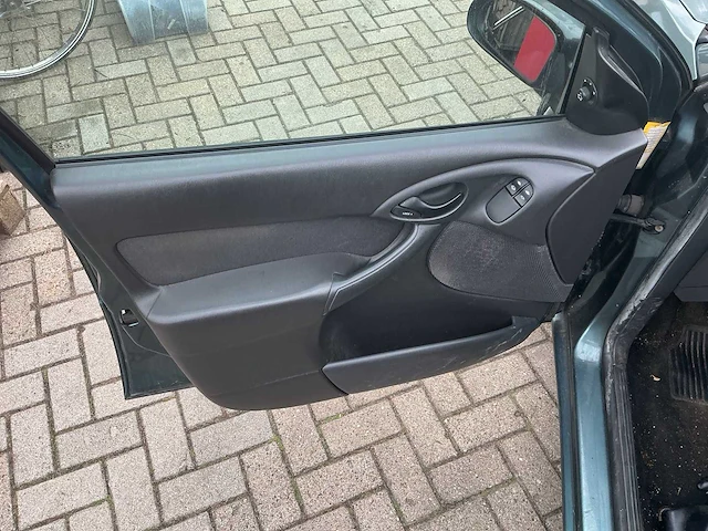 Ford focus wagon 1.6-16v trend 72-tb-vn - afbeelding 11 van  22