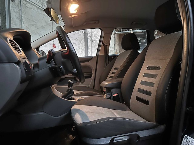 Ford focus wagon 1.6 comfort 101pk 2012, 01-szv-4 - afbeelding 21 van  37