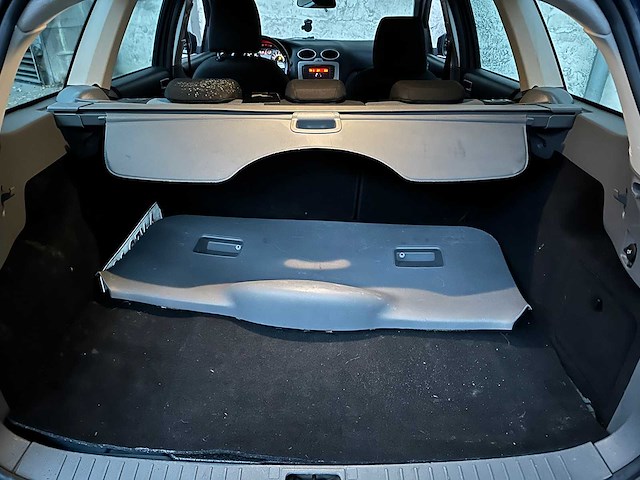 Ford focus wagon 1.6 comfort 101pk 2012, 01-szv-4 - afbeelding 25 van  37