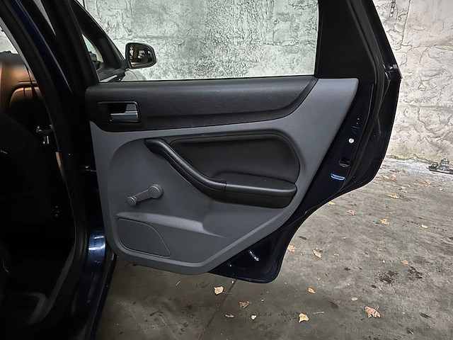 Ford focus wagon 1.6 comfort 101pk 2012, 01-szv-4 - afbeelding 26 van  37