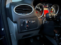 Ford focus wagon 1.6 comfort 101pk 2012, 01-szv-4 - afbeelding 10 van  37