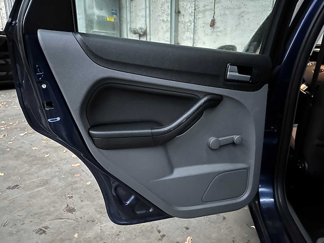 Ford focus wagon 1.6 comfort 101pk 2012, 01-szv-4 - afbeelding 22 van  37