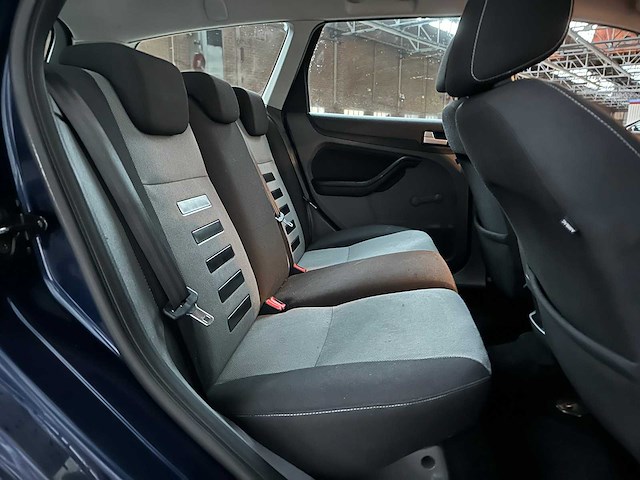 Ford focus wagon 1.6 comfort 101pk 2012, 01-szv-4 - afbeelding 27 van  37