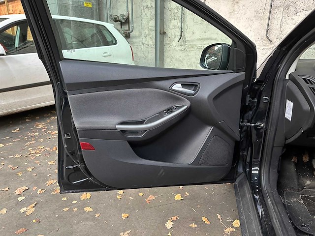 Ford focus wagon 1.6 tdci 105pk 2012, 56-zfs-9 - afbeelding 21 van  37