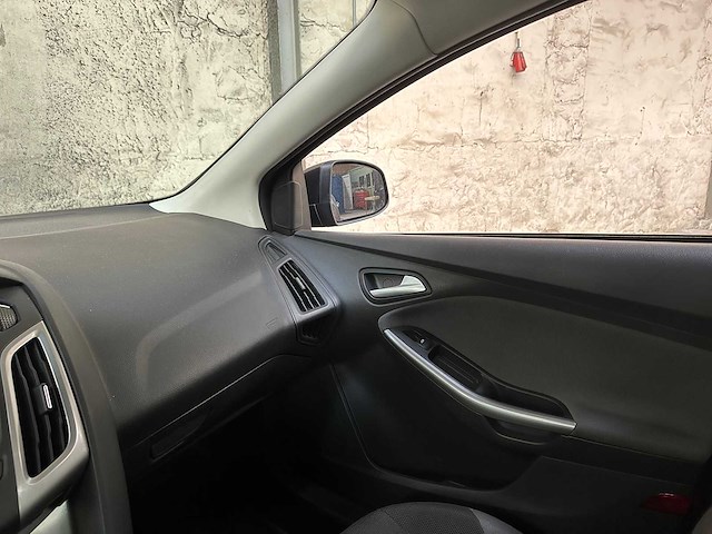 Ford focus wagon 1.6 tdci 105pk 2012, 56-zfs-9 - afbeelding 20 van  37