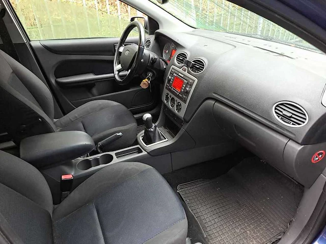 Ford focus wagon 1.8-16v ambiente flexifuel | 18-zd-xn - afbeelding 11 van  17