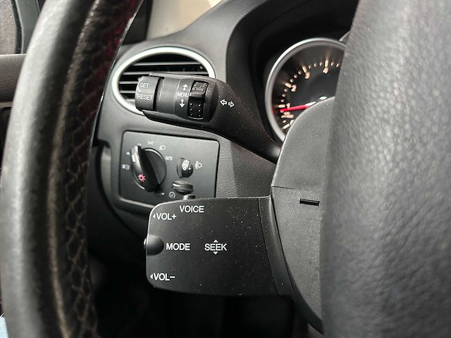 Ford focus wagon 1.8 limited flex.f. 123pk 2011, 96-nzr-8 - afbeelding 14 van  37