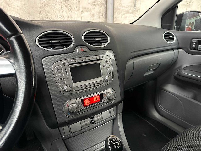 Ford focus wagon 1.8 limited flex.f. 123pk 2011, 96-nzr-8 - afbeelding 18 van  37