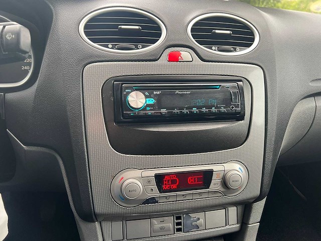 Ford focus wagon 2.0 titanium , 04-gkf-5 - afbeelding 7 van  22