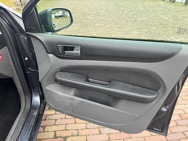 Ford focus wagon cool 1.6 trend 41-xrs-3 - afbeelding 7 van  14