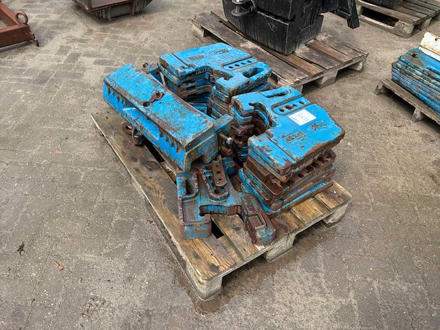 Ford frontgewicht “560kg” - afbeelding 1 van  7