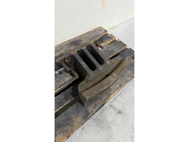 Ford frontgewicht houder - afbeelding 3 van  6