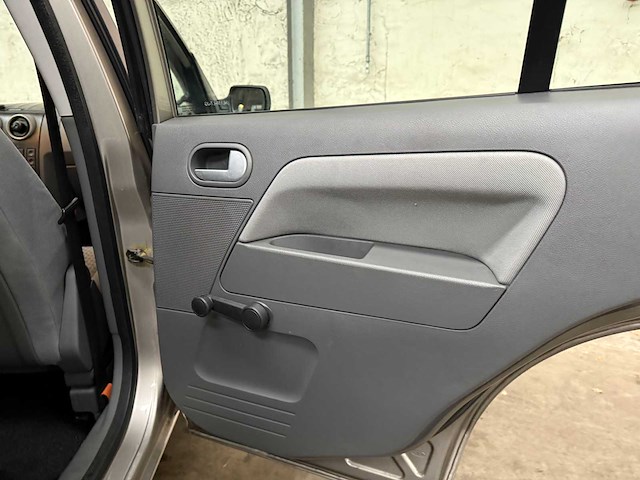 Ford fusion 1.4 16v trend 79pk 2003, 59-lt-jg - afbeelding 25 van  45