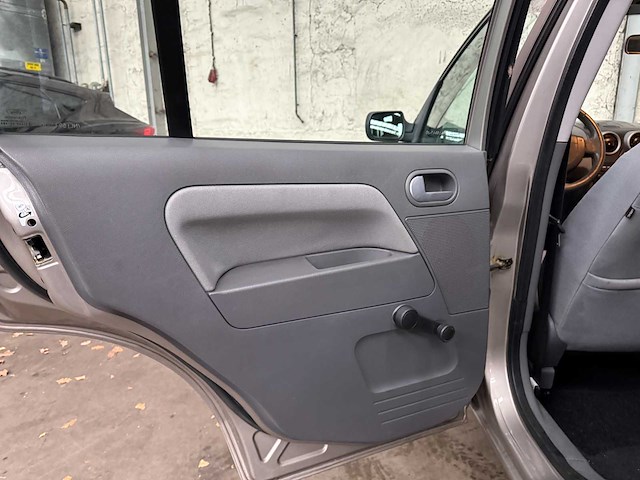 Ford fusion 1.4 16v trend 79pk 2003, 59-lt-jg - afbeelding 21 van  45