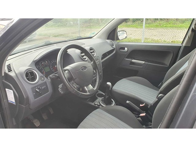 Ford fusion 1.6-16v futura, 57-sv-vh - afbeelding 9 van  11