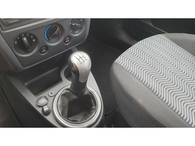 Ford fusion 1.6-16v futura, 57-sv-vh - afbeelding 11 van  11