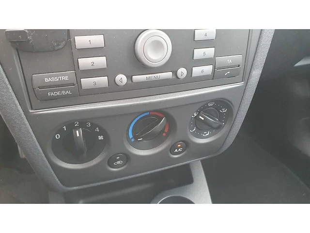 Ford fusion 1.6-16v futura, 57-sv-vh - afbeelding 2 van  14