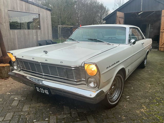 Ford galaxie 500 oldtimer - afbeelding 1 van  57