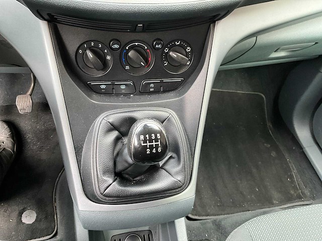 Ford grand c-max trend - personenauto (motor schade) - afbeelding 4 van  12