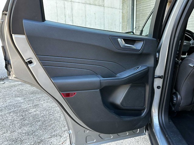 Ford kuga 2.5 phev titanium 225pk 2023 (origineel-nl), s-543-kd - afbeelding 33 van  45