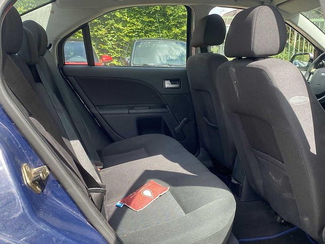 Ford mondeo 1.8-16v cool edition | 82-lj-bj i - afbeelding 18 van  25