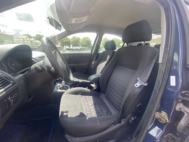 Ford mondeo 1.8-16v cool edition | 82-lj-bj i - afbeelding 21 van  25