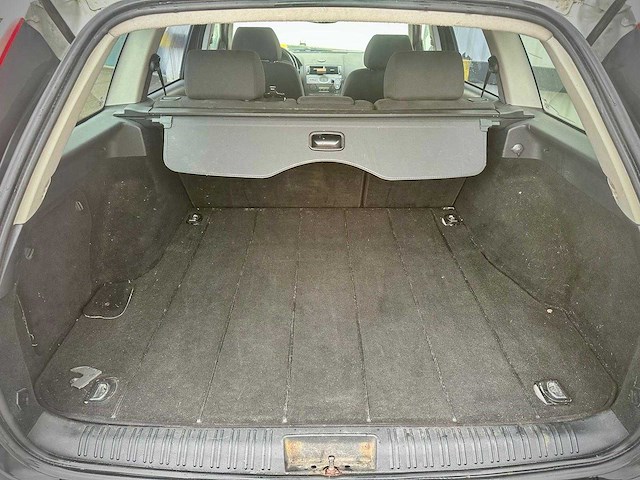 Ford mondeo wagon 1.8 16v futura, 30-rv-dp - afbeelding 1 van  6
