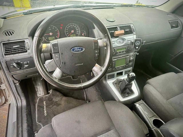 Ford mondeo wagon 1.8 16v futura, 30-rv-dp - afbeelding 11 van  14