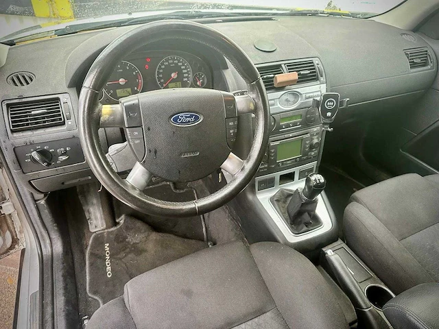 Ford mondeo wagon 1.8 16v futura, 30-rv-dp - afbeelding 11 van  14