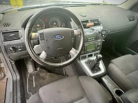 Ford mondeo wagon 1.8 16v futura, 30-rv-dp - afbeelding 11 van  14
