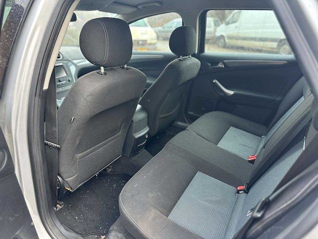 Ford mondeo wagon 2.0 tdci trend 116pk 2011, 85-pbb-8 - afbeelding 14 van  35