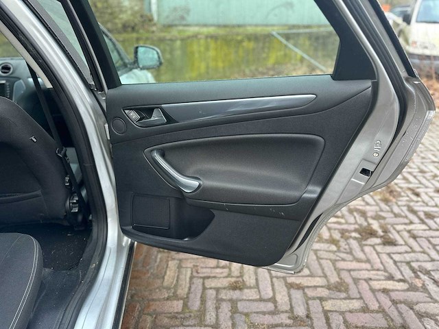 Ford mondeo wagon 2.0 tdci trend 116pk 2011, 85-pbb-8 - afbeelding 16 van  35