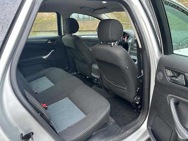 Ford mondeo wagon 2.0 tdci trend 116pk 2011, 85-pbb-8 - afbeelding 17 van  35