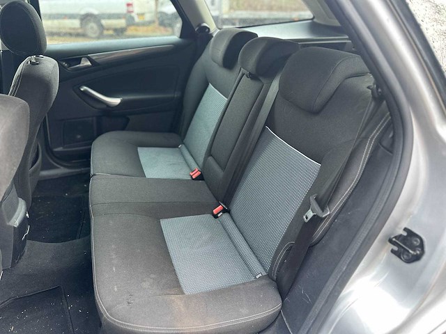 Ford mondeo wagon 2.0 tdci trend 116pk 2011, 85-pbb-8 - afbeelding 7 van  21