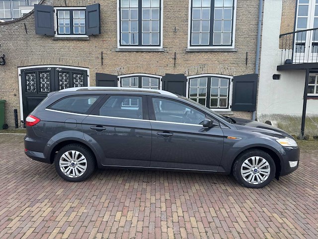 Ford mondeo wagon 2.3 16v titanium automaat 81-gst-2 - afbeelding 11 van  15