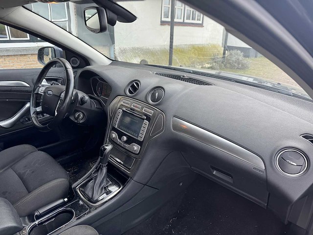 Ford mondeo wagon 2.3 16v titanium automaat 81-gst-2 - afbeelding 12 van  15