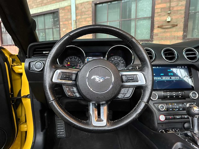 Ford mustang 3.7 v6 300pk 2014 cabriolet - afbeelding 10 van  37