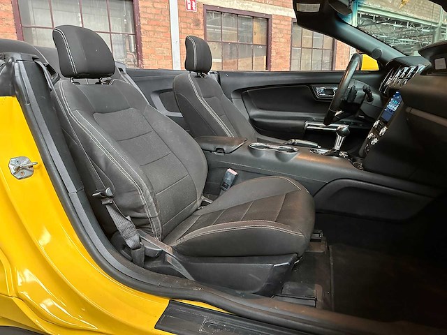 Ford mustang 3.7 v6 300pk 2014 cabriolet - afbeelding 30 van  37