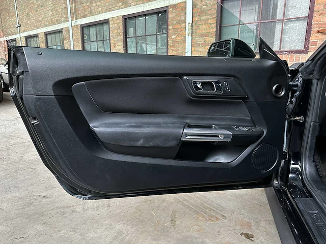 Ford mustang 3.7 v6 300pk 2017 coupe - afbeelding 25 van  40