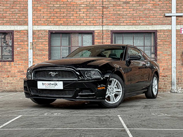 Ford mustang 3.7 v6 305pk 2012 coupe -handgeschakeld- - afbeelding 1 van  36
