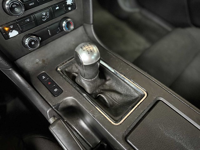 Ford mustang 3.7 v6 305pk 2012 coupe -handgeschakeld- - afbeelding 13 van  36